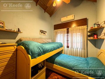 Casa en venta de 3 amb con Jardin y Quincho, Bernal. - apta crédito!