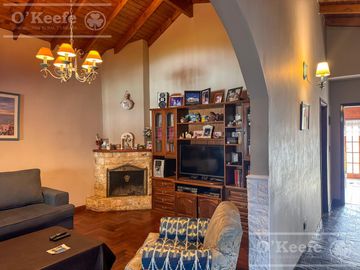 Casa en venta de 3 amb con Jardin y Quincho, Bernal. - apta crédito!