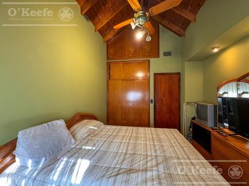 Casa en venta de 3 amb con Jardin y Quincho, Bernal. - apta crédito!
