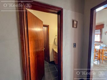 Casa en venta de 3 amb con Jardin y Quincho, Bernal. - apta crédito!