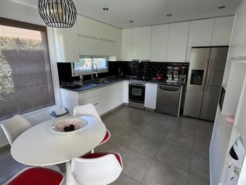Impecable casa a la venta en Barrio Los Eucaliptus