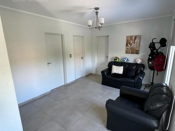 Impecable casa a la venta en Barrio Los Eucaliptus