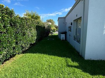 Impecable casa a la venta en Barrio Los Eucaliptus