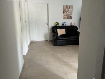 Impecable casa a la venta en Barrio Los Eucaliptus