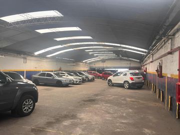 DEPOSITO / GALPON EN ALQUILER- AV. 9 DE JULIO Y AUTOPISTA