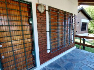 Casa  - en PH - Venta - Villa Gesell - Garage - Gas Natural