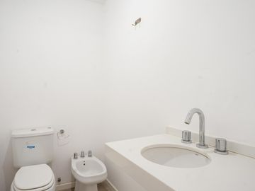 Venta duplex dos dormitorios terraza parrillero cochera