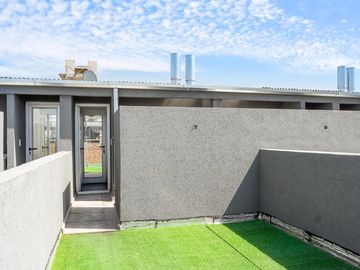 Venta duplex dos dormitorios terraza parrillero cochera