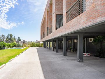 Venta duplex dos dormitorios terraza parrillero cochera