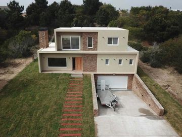 Casa en venta en barrio  Barrio Costa Esmeralda