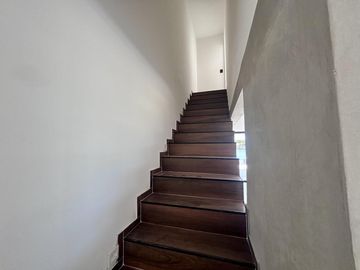 VENTA CASA SAN SEBASTIAN A LA LAGUNA 5 AMBIENTES AREA 8