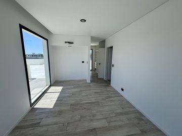VENTA CASA SAN SEBASTIAN A LA LAGUNA 5 AMBIENTES AREA 8