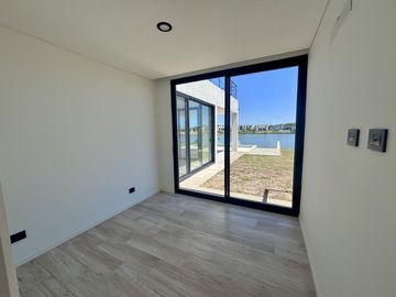 VENTA CASA SAN SEBASTIAN A LA LAGUNA 5 AMBIENTES AREA 8