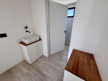 VENTA CASA SAN SEBASTIAN A LA LAGUNA 5 AMBIENTES AREA 8