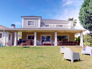 Casa en venta en Abril Club de Campo