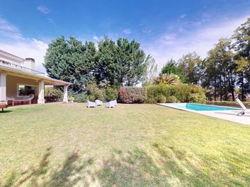 Casa en venta en Abril Club de Campo