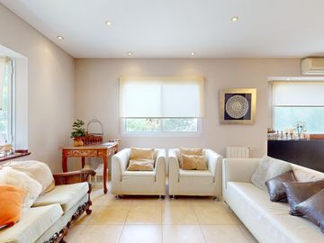 Casa en venta en Abril Club de Campo