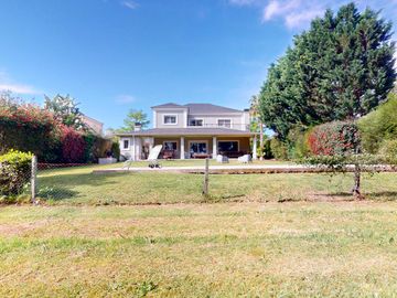 Casa en venta en Abril Club de Campo