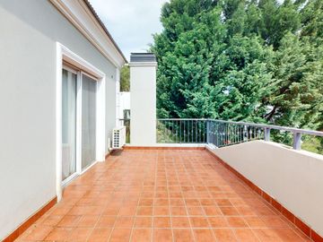 Casa en venta en Abril Club de Campo
