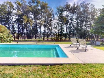 Casa en venta en Abril Club de Campo