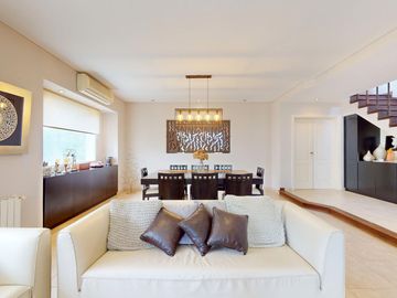 Casa en venta en Abril Club de Campo