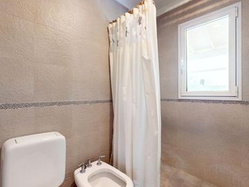 Casa en venta en Abril Club de Campo