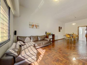 Moderna Casa con Jardín y Cochera. B. Las Heras. Calidad! A mts. de centro comercial San Martin 4300