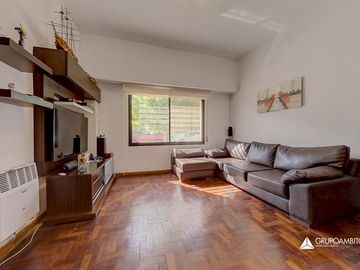 Moderna Casa con Jardín y Cochera. B. Las Heras. Calidad! A mts. de centro comercial San Martin 4300