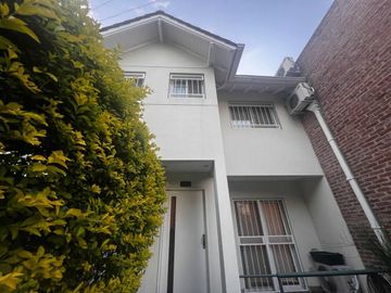 VENTA DE PH 4 AMBIENTES CASTELAR NORTE