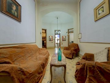 casa en VENTA 6 habitaciones Av. Pellegrini al 100 Rosario