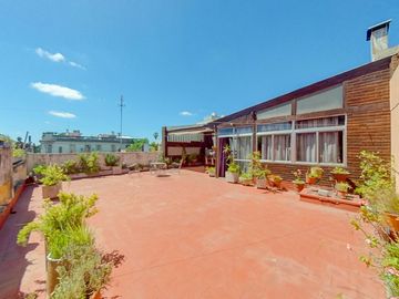 casa en VENTA 6 habitaciones Av. Pellegrini al 100 Rosario