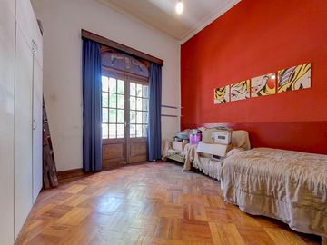 casa en VENTA 6 habitaciones Av. Pellegrini al 100 Rosario