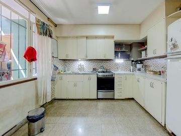 casa en VENTA 6 habitaciones Av. Pellegrini al 100 Rosario