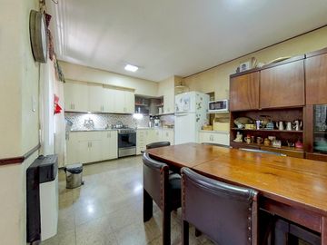 casa en VENTA 6 habitaciones Av. Pellegrini al 100 Rosario