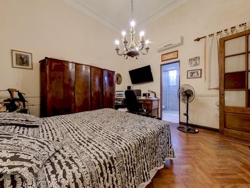 casa en VENTA 6 habitaciones Av. Pellegrini al 100 Rosario