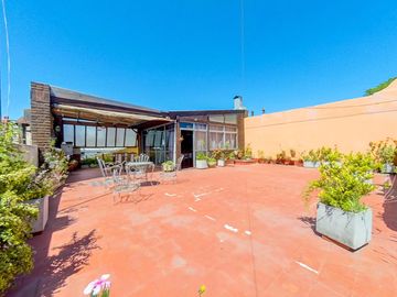 casa en VENTA 6 habitaciones Av. Pellegrini al 100 Rosario