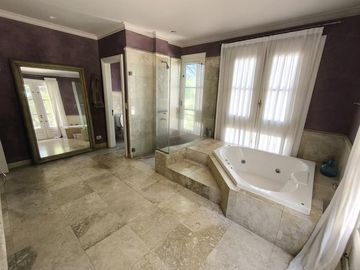 Casa  en Venta 6 dorm.  en La Isla, Nordelta, Tigre