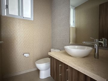 CASA EN VENTA  EN HIGH GARDEN ZIBATA CON ROOF GARDEN