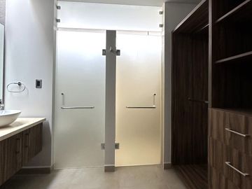 CASA EN VENTA  EN HIGH GARDEN ZIBATA CON ROOF GARDEN