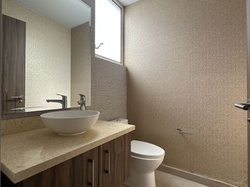 CASA EN VENTA  EN HIGH GARDEN ZIBATA CON ROOF GARDEN