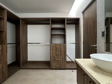 CASA EN VENTA  EN HIGH GARDEN ZIBATA CON ROOF GARDEN