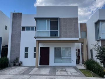 CASA EN VENTA, CUMBRES DEL LAGO QUERETARO