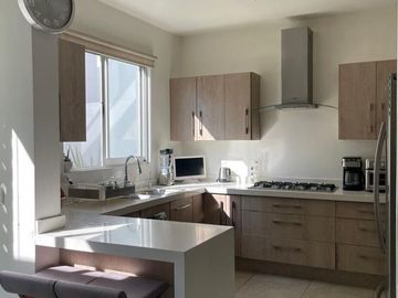 CASA EN VENTA, CUMBRES DEL LAGO QUERETARO