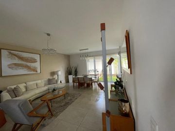 CASA EN VENTA, CUMBRES DEL LAGO QUERETARO