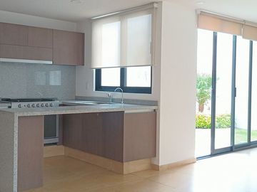 Casa en  VENTA  con amenidades en Altos Juriquilla