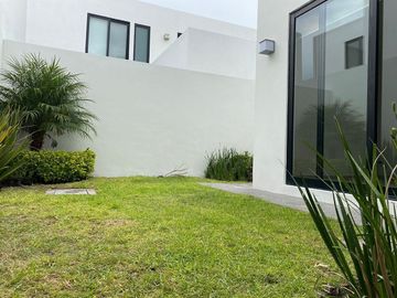 Casa en  VENTA  con amenidades en Altos Juriquilla