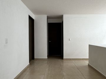 CASA EN VENTA CON JARDIN, JURIQUILLA QUERETARO