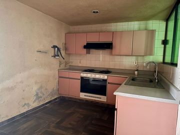 PARA REMODELAR CASA EN VENTA EN JARDINES DE BELLAVISTA