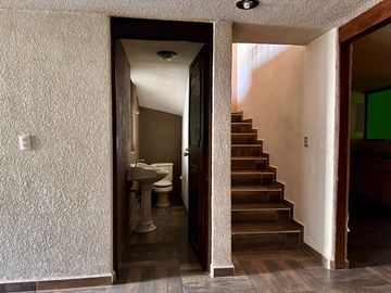 PARA REMODELAR CASA EN VENTA EN JARDINES DE BELLAVISTA