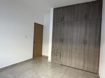 OPORTUNIDAD CASA EN VENTA CON ESTUDIO, CUMBRES DEL LAGO QUERETARO